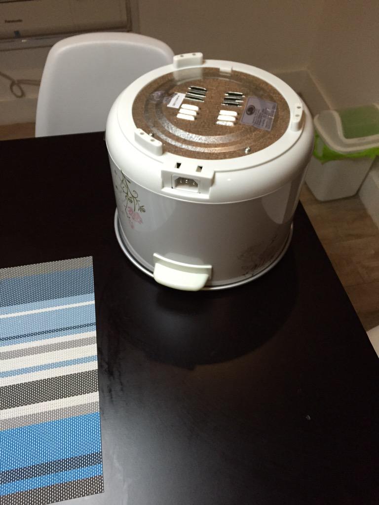 TheCWPU's tweet photo. So school starts tommorow and we have a rice cooker with no plug ampota #condolyfe http://t.co/WZSuS3PRq5