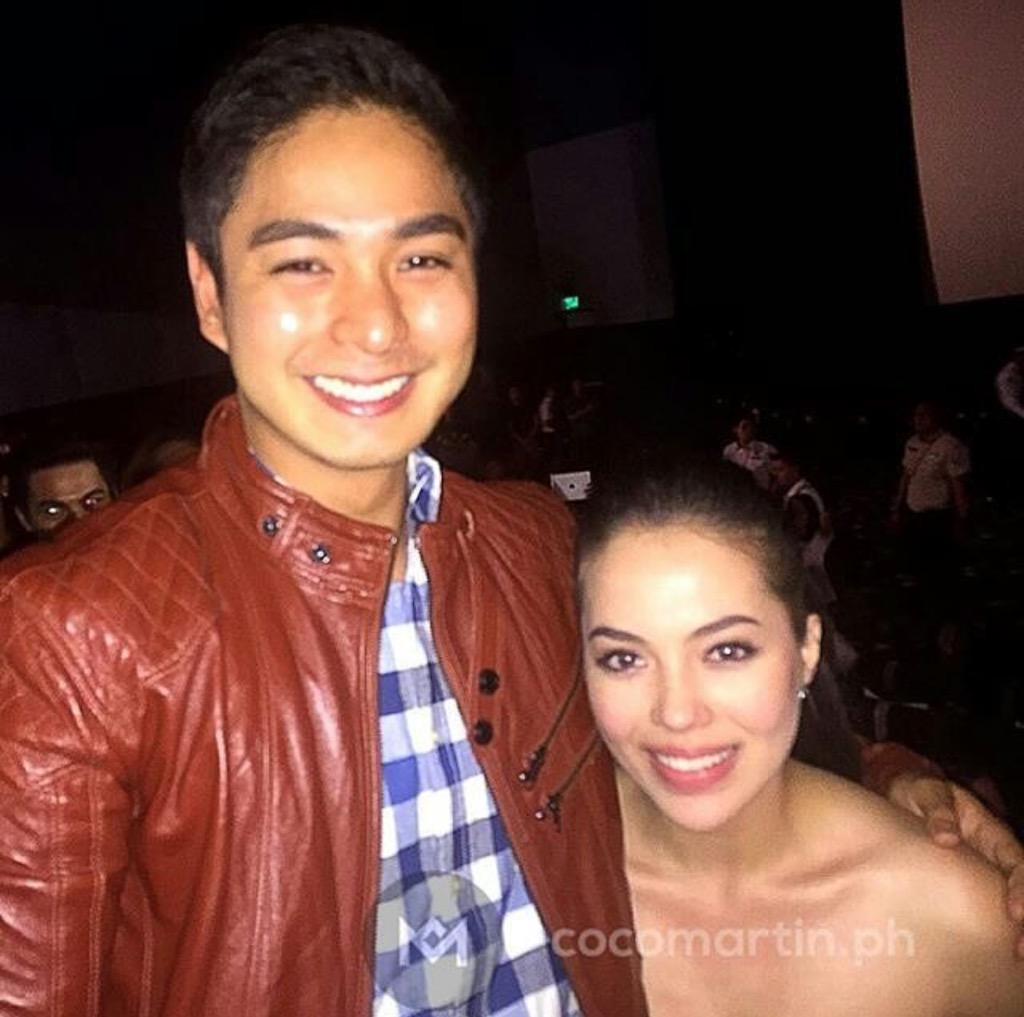 memarky2's tweet photo. Coco n Julia๐โค๏ธโค๏ธโค๏ธ #DobleKaraTheRoyalPremiere #CocoJulIsReal #CocoJul http://t.co/P5L38LD6LL