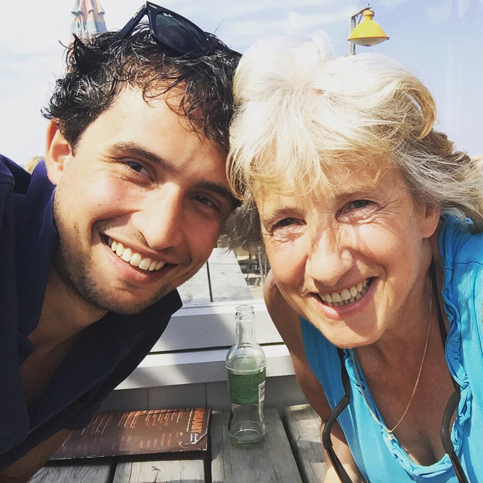 DickBoreel's tweet photo. Haply Sunday! Seeing my mom after a ling time=). @AdeccoWaytoWork @AdeccoNL #DickvoorCEO #CEO1Month http://t.co/GCaN2SH08z