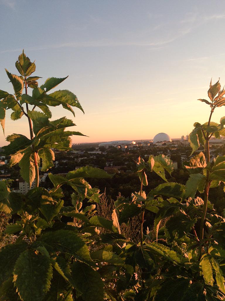 picsofsweden's tweet image. Tele2 arena and the Globe