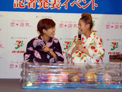 aaamomokiya's tweet photo. ずっと女子1人だったのに
ちーちゃんがはいってきて
毎日お泊まりしてお風呂2人で入って宇野様のタオル貸してつぎの日同じ仕事に行って
すごい嬉しかったんだろうな宇野ちゃん。
家族でも友達でもない特別な2人 http://t.co/rVVVzUQz6j
