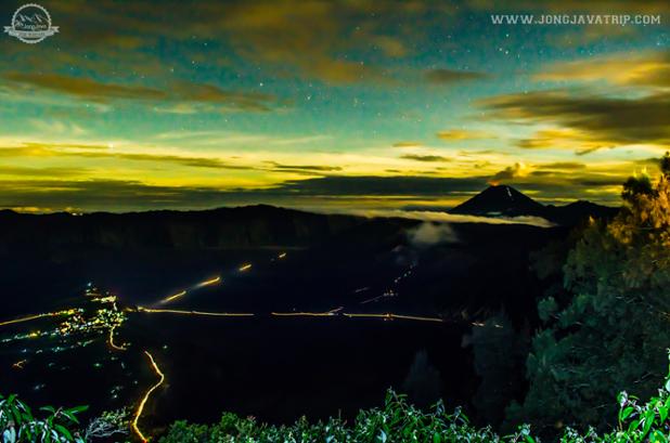 jongjavatrip's tweet image. 1. Gunung BROMO. Di sini kalian bisa nikmati pemandangan sunrise yg bersebelahan dgn view gunung semeru #overlandjava