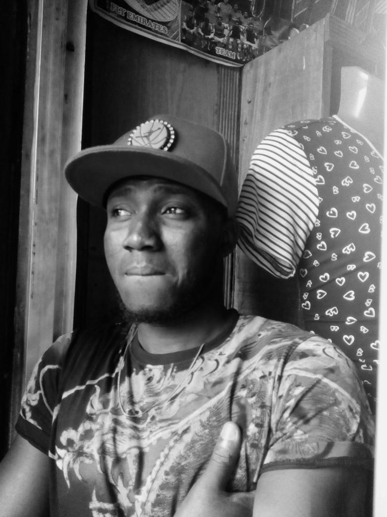 i dey 4 ghetto no mine sey i no go glow