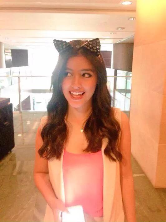 LizaUpdaters's tweet photo. “@TATAKLizQuen: AGNES GRANDE is ready to meet ARIANA GRANDE😍 looking so fabAS ALWAYS💁
 #AgnesGrandeMeetsArianaGrande http://t.co/LRWF7OzdWR”
