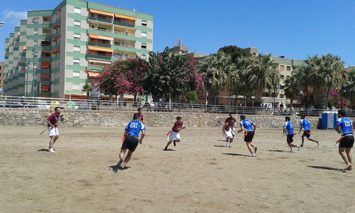AlbaceteKnives's tweet photo. Los Knives fuimos terceros en el Summer Flag Beach de Águilas de ayer. Aquí os dejamos algunas fotos: http://t.co/cFFdurMV0U