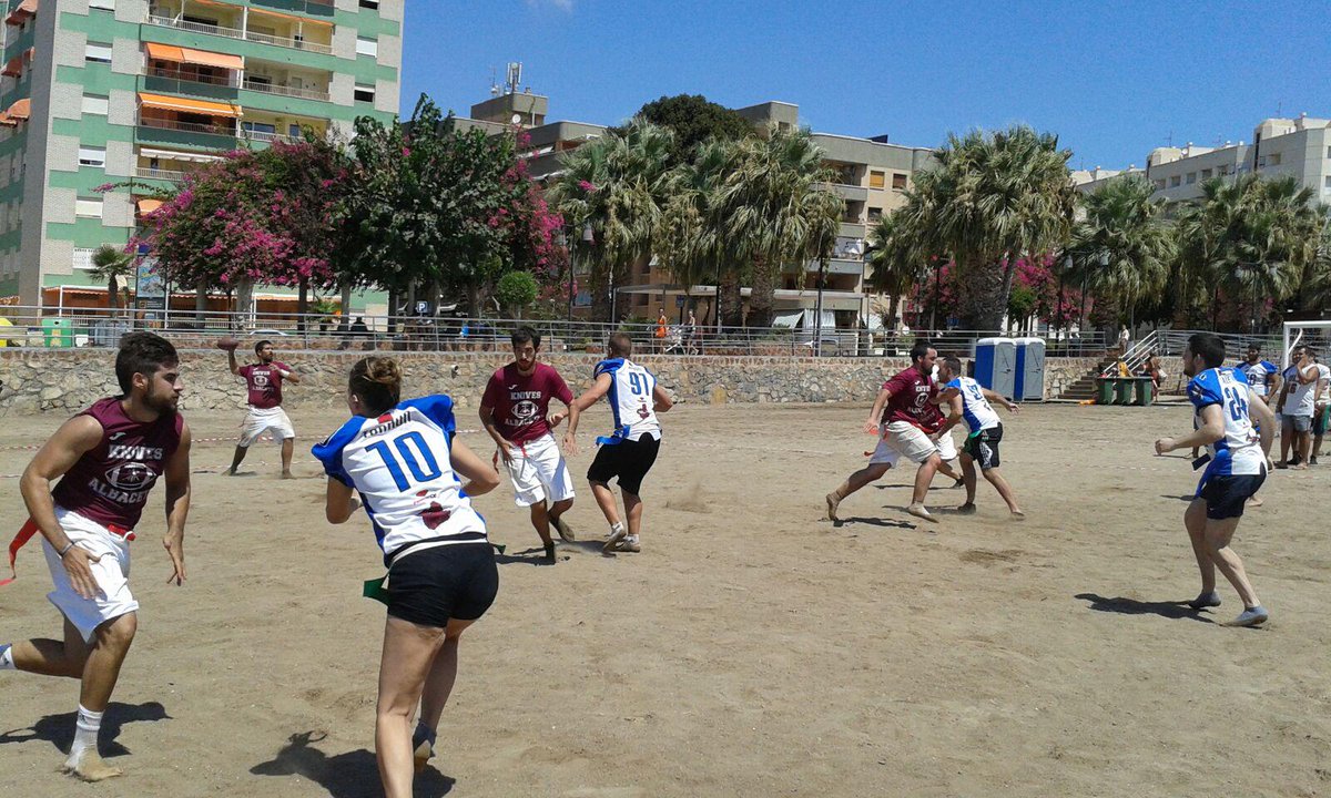 AlbaceteKnives's tweet photo. Los Knives fuimos terceros en el Summer Flag Beach de Águilas de ayer. Aquí os dejamos algunas fotos: http://t.co/cFFdurMV0U
