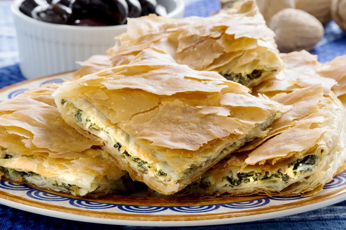 pelagosRE's tweet photo. When you visit a #greek #home you will never leave with an empty stomach #cretan #hospitality #healthy #food #cuisine http://t.co/0p0AvCXFKl