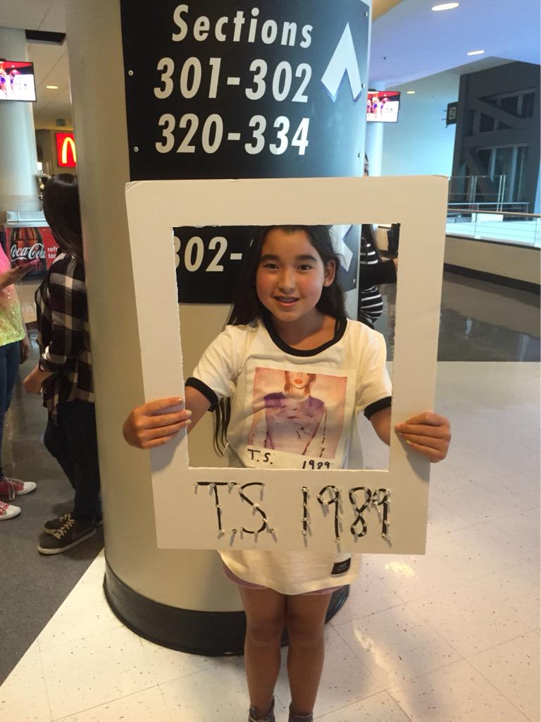 paulrhim's tweet photo. Took my daughter Mia(10) to her first concert @taylorswift13 -I think she will remember this forever.we both loved it http://t.co/J7W9rnGwai
