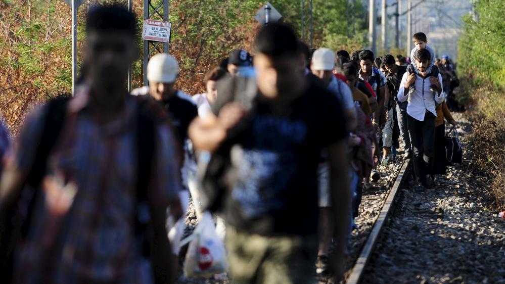 AJENews's tweet image. After chaotic scenes, streams of refugees now flowing into Macedonia unhindered aje.io/4pqk