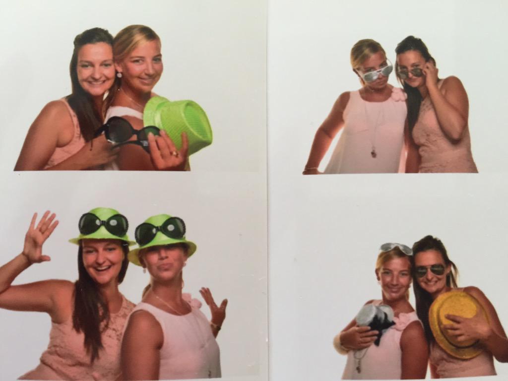 Alysee22's tweet photo. Having fun last night with my partner in crime 😘 #trouwdomi #byckhove #wijnegem http://t.co/jAi5G5W5fz