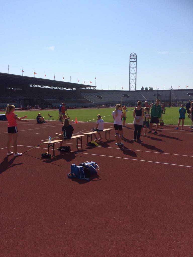 TatoranSwart's tweet photo. 3 atleten @avspiridon actief bij nationale D-spelen in olympisch stadion. Succes Safira Thijs en Aran! http://t.co/0ROVvm8w3j