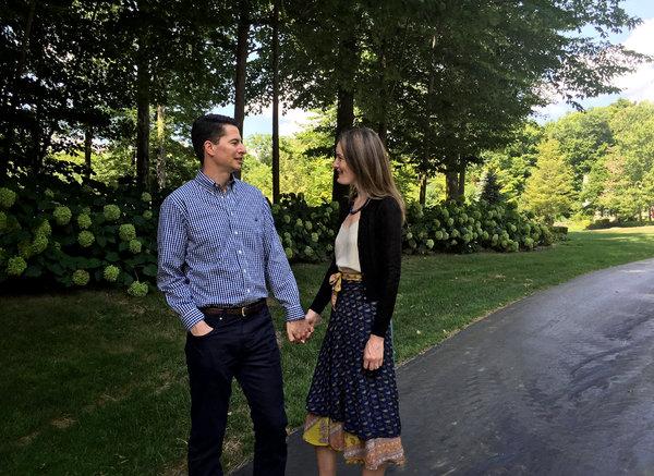 "For them, family comes first" -beautiful <a href="/nytimes/">The New York Times</a> piece on my <a href="/leslielarson/">Leslie Larson Caimi</a> &amp; her priorities: nyti.ms/1Pt6AHe