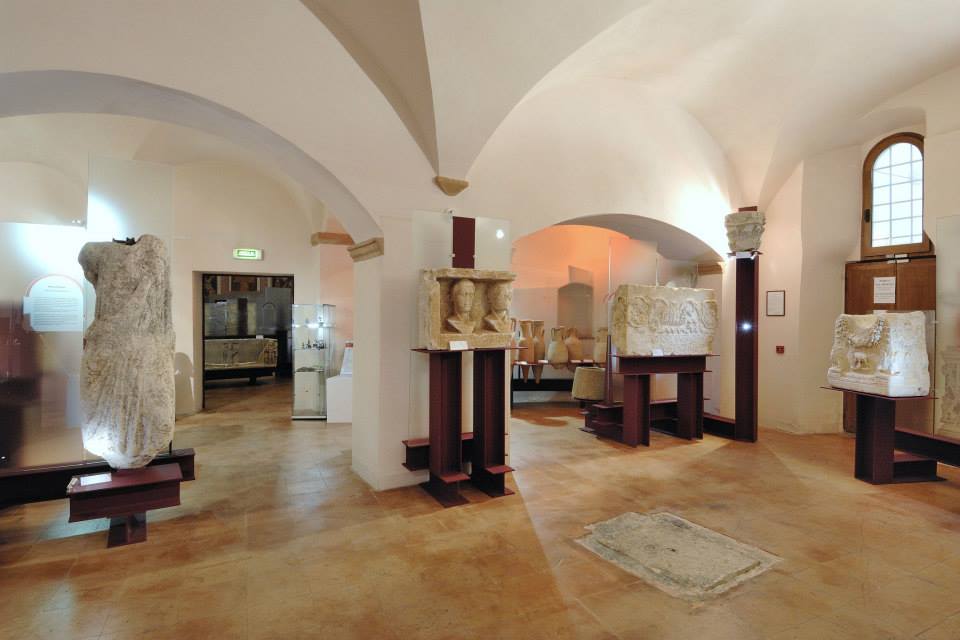Aperti tutti i giorni i Musei di #Todi: Cisterne Romane, Museo Civico e Lapidario, Campanile bit.ly/todiunica