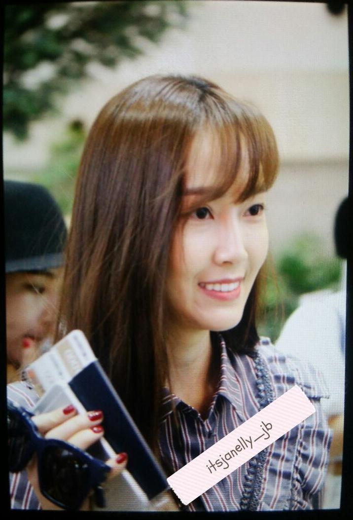[PIC][23-08-2015]Jessica khởi hành đi Quảng Châu để tham dự sự kiện của "Yes! Coach" vào chiều nay CNFZshSUcAEZenl