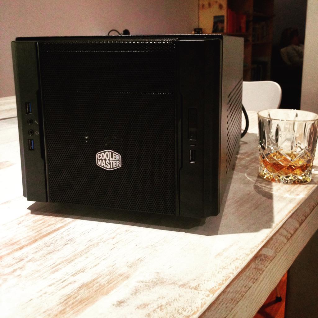 lixia_tan's tweet image. Finish and victory scotch! Don&apos;t look inside, it&apos;s stuffed with twist ties... #dalmore #diycomputer