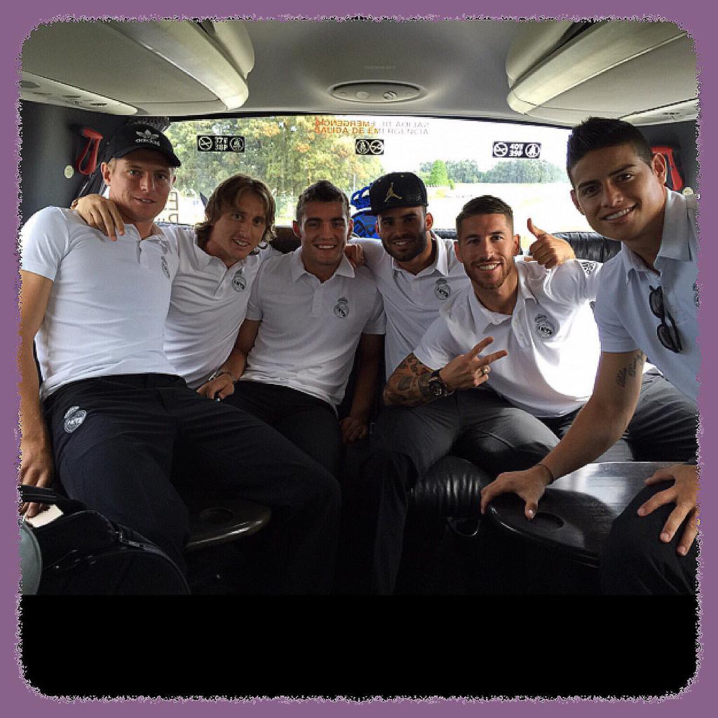 SergioRamos's tweet photo. Es el día, una nueva temporada que jugamos juntos, con nuestro trabajo y vuestro apoyo. ¡A por todas! #HalaMadrid http://t.co/widATCLrx4