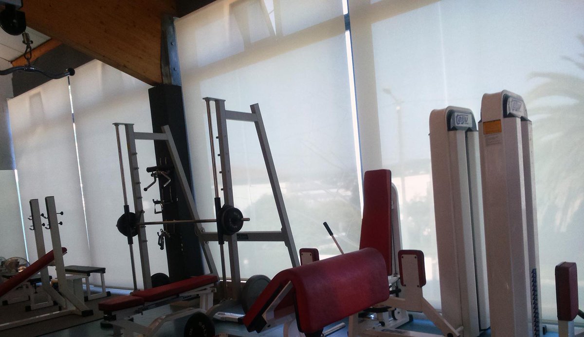 Cortinarium's tweet photo. Hoy os traemos una foto de un trabajo nuestro. #EstoresEnrollables #Polyscreen reduce el calor de las instalaciones. http://t.co/dzhTtYzlKG