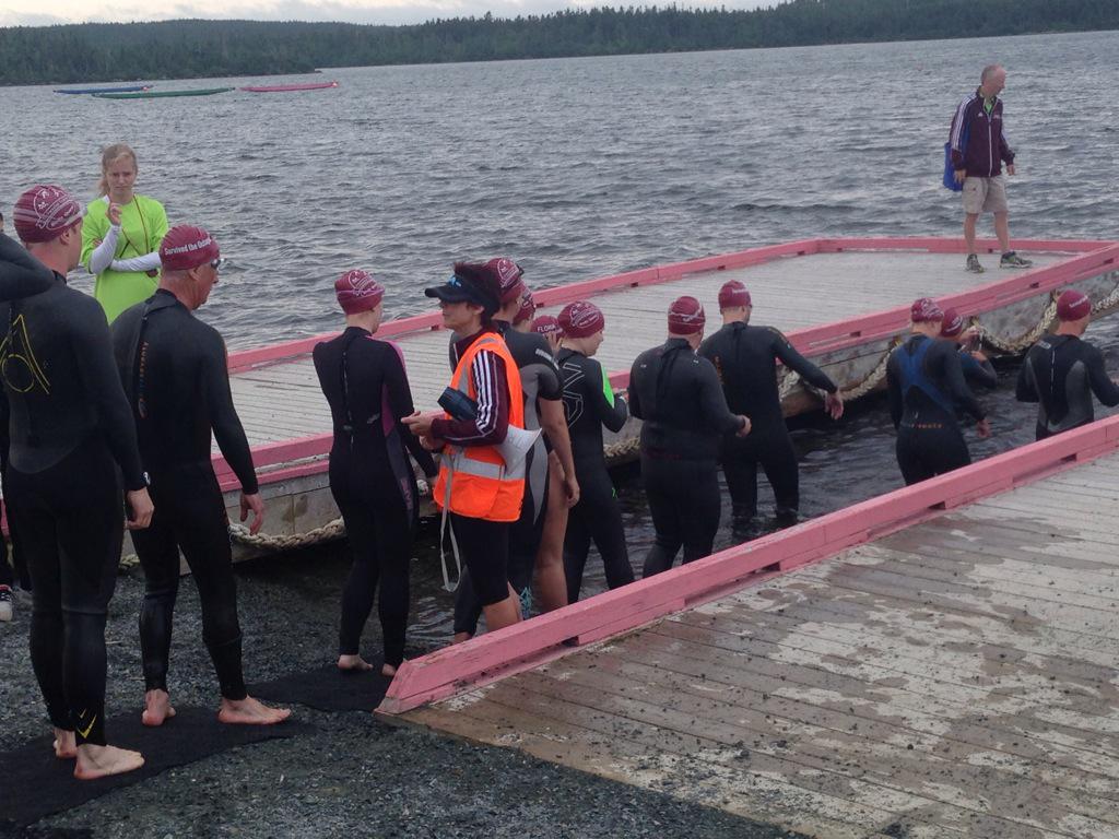 bodyquestnl's tweet photo. Getting in the water to start the Body Quest Paradise Triathalon http://t.co/cu1m1kM5fk
