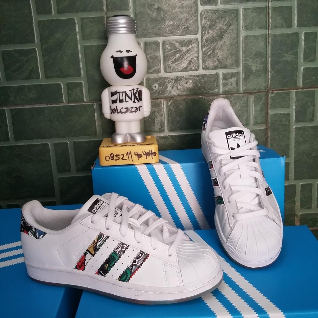 Riego En cantidad Lógico JB 14 STORE on Twitter: "Adidas superstar clr white/banner flag 40-44  549.000 #adidasOriginals #adidassuperstar #jualadidas #jualsuperstar  http://t.co/vHJifZOXX7" / Twitter