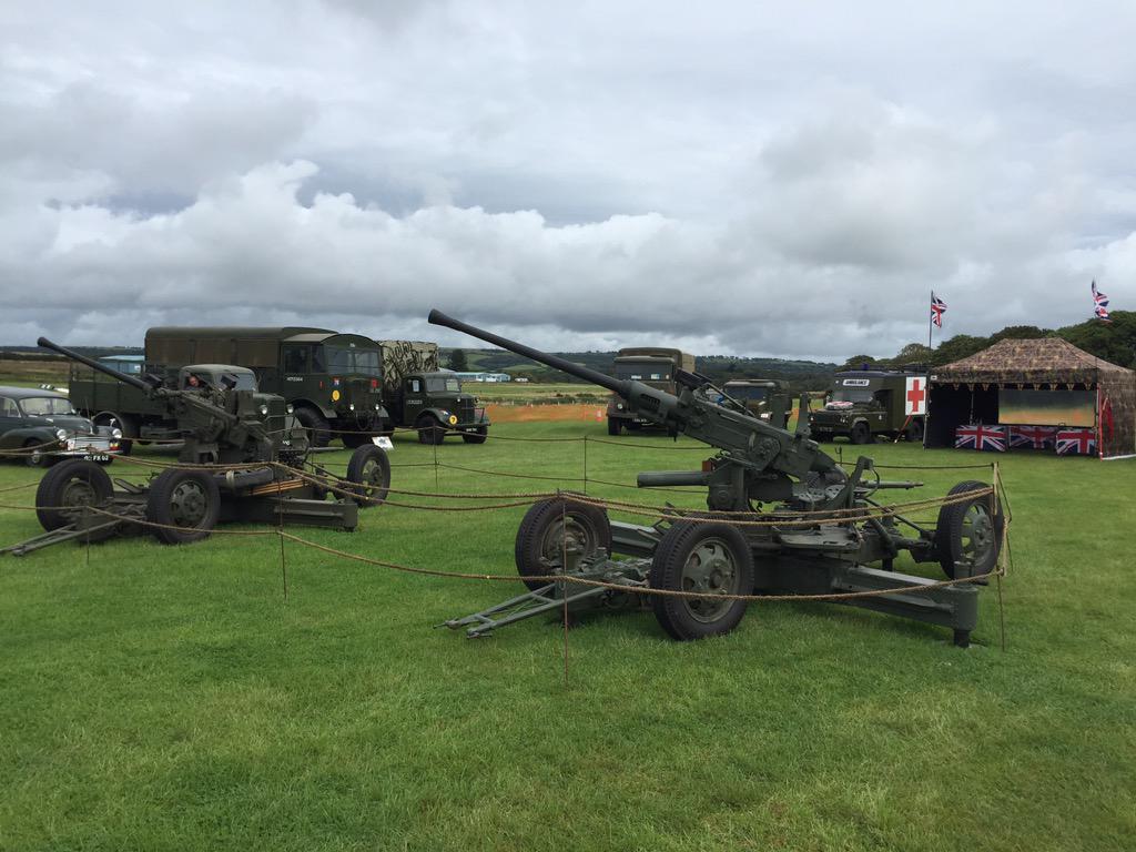 So it was super Saturday yesterday, followed by soggy Sunday today ! No parking fees, there's now less to see !