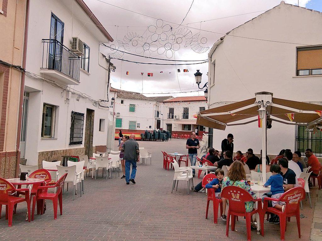 keep_going_hard's tweet photo. Vive las fiestas de San Bartolo en Piscolabis. Calle Huertas, 2 Viveros (Albacete) http://t.co/AQZHhiJUPX http://t.co/pMfXaqPRLp
