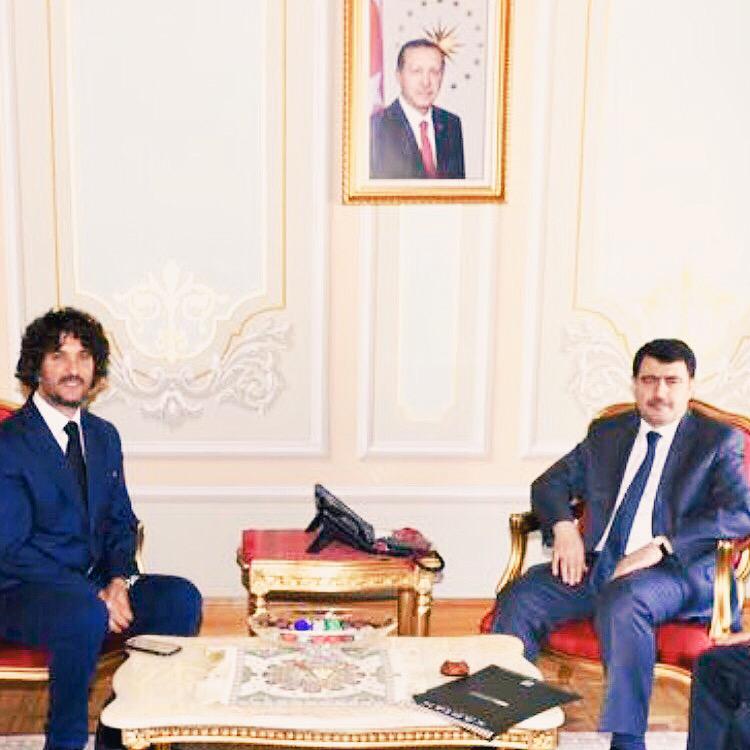 savasugurluu's tweet photo. #istanbul #valimiz #sayın @vasipsahin ile biraraya geldik. @TC_istanbul @savasugurlu2023 http://t.co/ULh1IHiqvq
