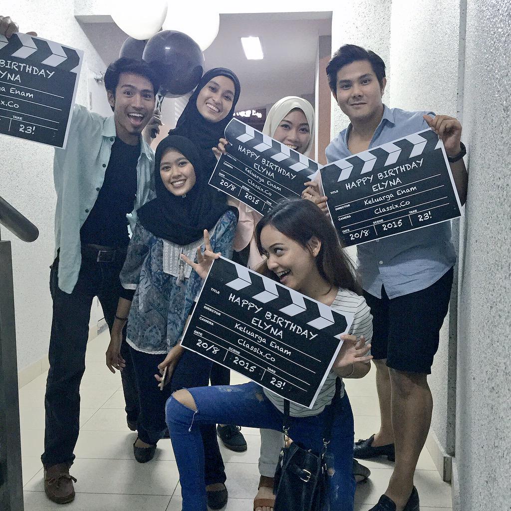 aimanariffAAK's tweet photo. Happy Birthday @elynarahmat_ !! We love you long time! 😘😘😘😘😘😘 http://t.co/BKD9Egcfjl