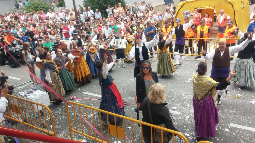 RevillaMiguelA's tweet photo. Joteros de Jaca en Torrelavega http://t.co/xEXjhdTyHJ