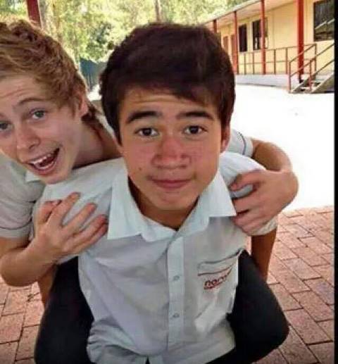 r_virgiani's tweet photo. Fresh man vs senior year #ShesKindaHotVMA http://t.co/pUbzc3cyyU