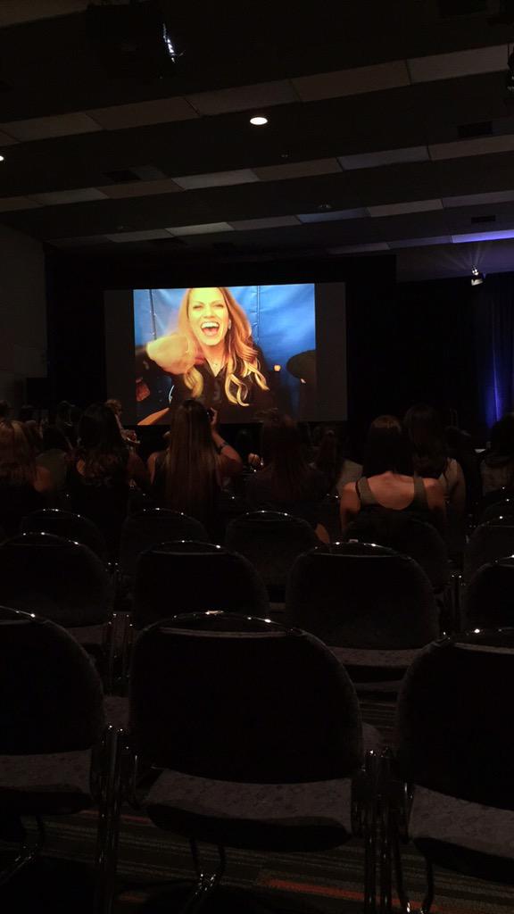 lianagarbin9's tweet photo. Behind the scenes! #FWTM #OTHFAM http://t.co/0V73u40ogQ