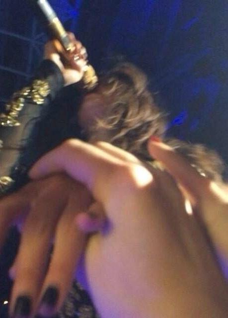 SGNewsSpain's tweet photo. Some day. Believe in your dream, we all deserve it. 💕 #GoodForYouVMA http://t.co/OCjSWJo0kp