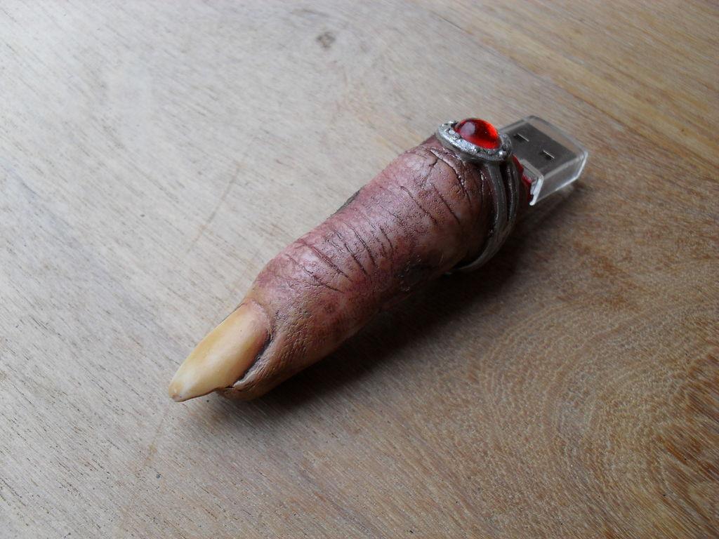 ElectronicProd's tweet image. Software turns USB drive into kill switch that shuts down computer ow.ly/R0MUy