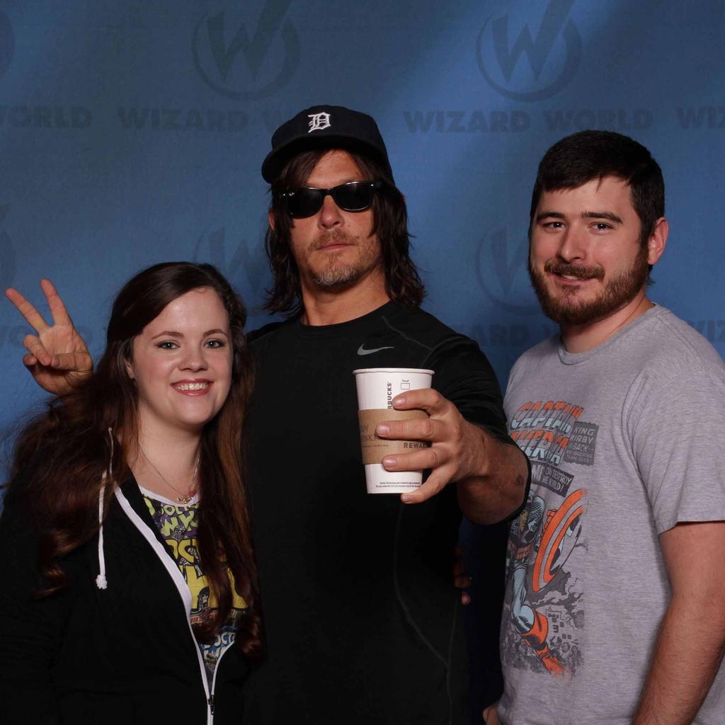 KJonair's tweet photo. Thank you Norman Reedus & @CelebPhotoOps for making my sister's day! #lovemyconfamily #wwccc @KitsieDuncan http://t.co/KkMsqxk598