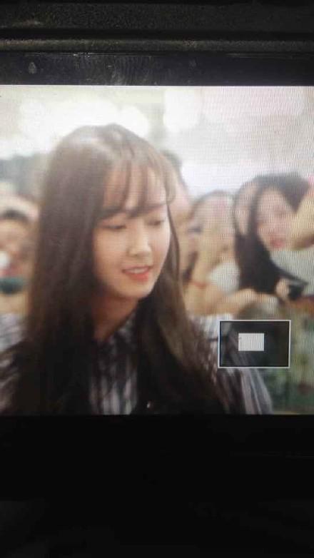 [PIC][23-08-2015]Jessica khởi hành đi Quảng Châu để tham dự sự kiện của "Yes! Coach" vào chiều nay CNGJUy3U8AQy0fp