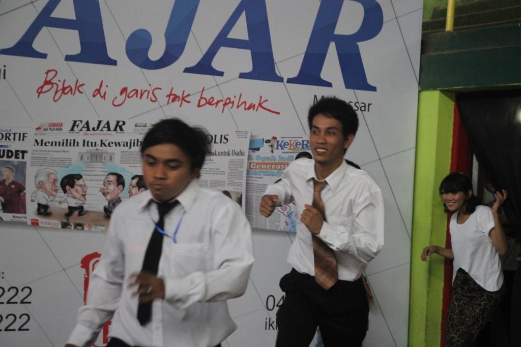 Danoosss's tweet photo. Tim Manajer SMAN 1 Sinjai Utara #HondaDBL2015 #IamJournalistDBL @dblindonesia @dblmakassar @JagoanMks http://t.co/iKojOHKARe
