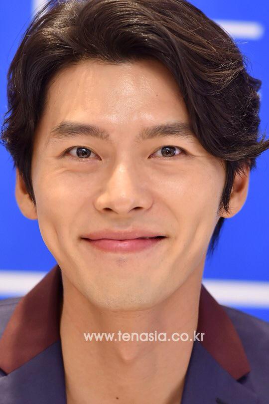 HyunBinnieID's tweet photo. [150821] Hyun Bin attends Mediheal Myeongdong flagship store grand opening/fansign #hyunbin #현빈 #메디힐 http://t.co/ff2hABAoku