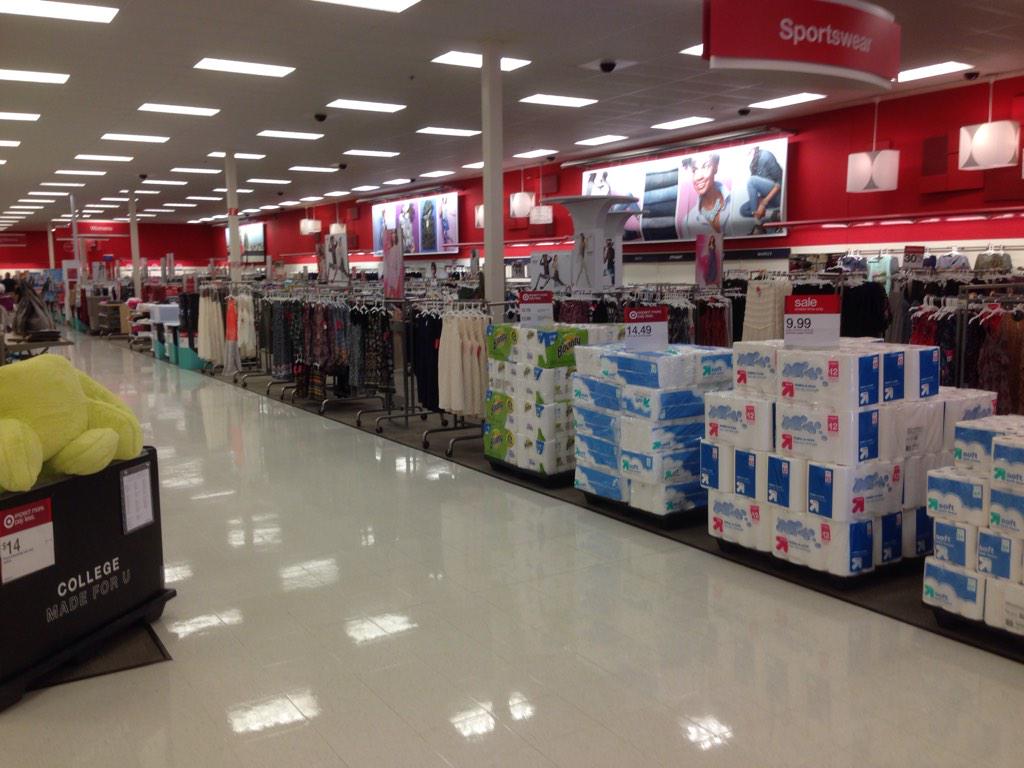jonat1161's tweet photo. Day 3 of move in weekend and we still have you covered!!!!  Awesome job T1161 team!
#inthestoreONthefloor #itsONsale http://t.co/ouyd1joN36