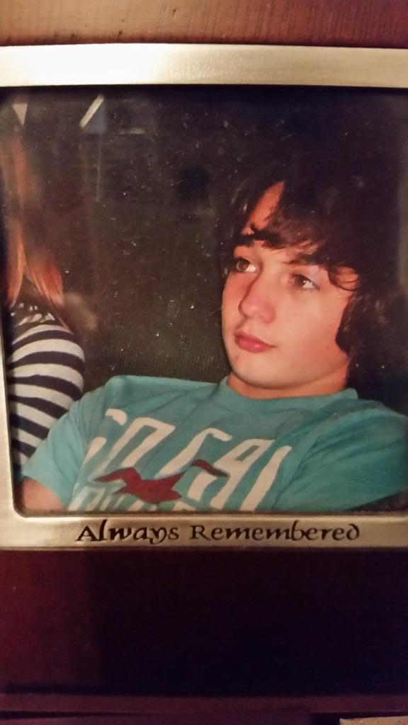 minahan15's tweet photo. Happy Birthday Christian! Today would have been your 23rd...I love you and miss you every single second. #CMM23 http://t.co/wie1JSHUR6