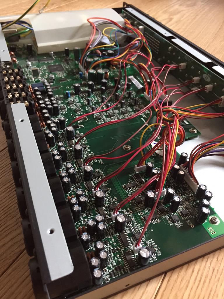 geeklapeeno's tweet image. Inside the saffire pro40: high building quality!