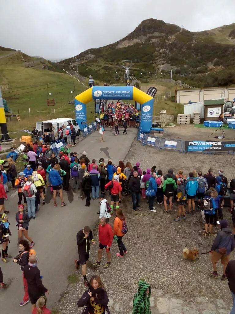 SRtrailstores's tweet photo. Nuestro corredor Raúl Cámara del Solorunners Trail team campeón del @TrailValgrande esta mañana en @VPajaresOficial http://t.co/R5R1I020kJ