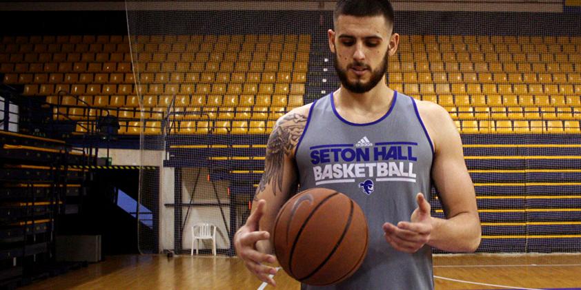 EL RINCÓN DEL GRANCA | Aaron Geramipoor, un ex-CBA que ayudará al Gran Canaria esta temporada.
udgrada.com/#!EL-RINCÓN-DE…