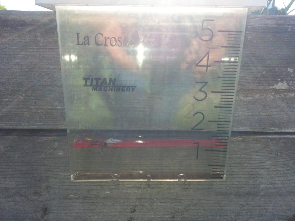 buffdecsETH's tweet photo. Looks like an inch and a quarter last night. Good for #corn15 #wheat15 not so much http://t.co/nqScQfIYfp