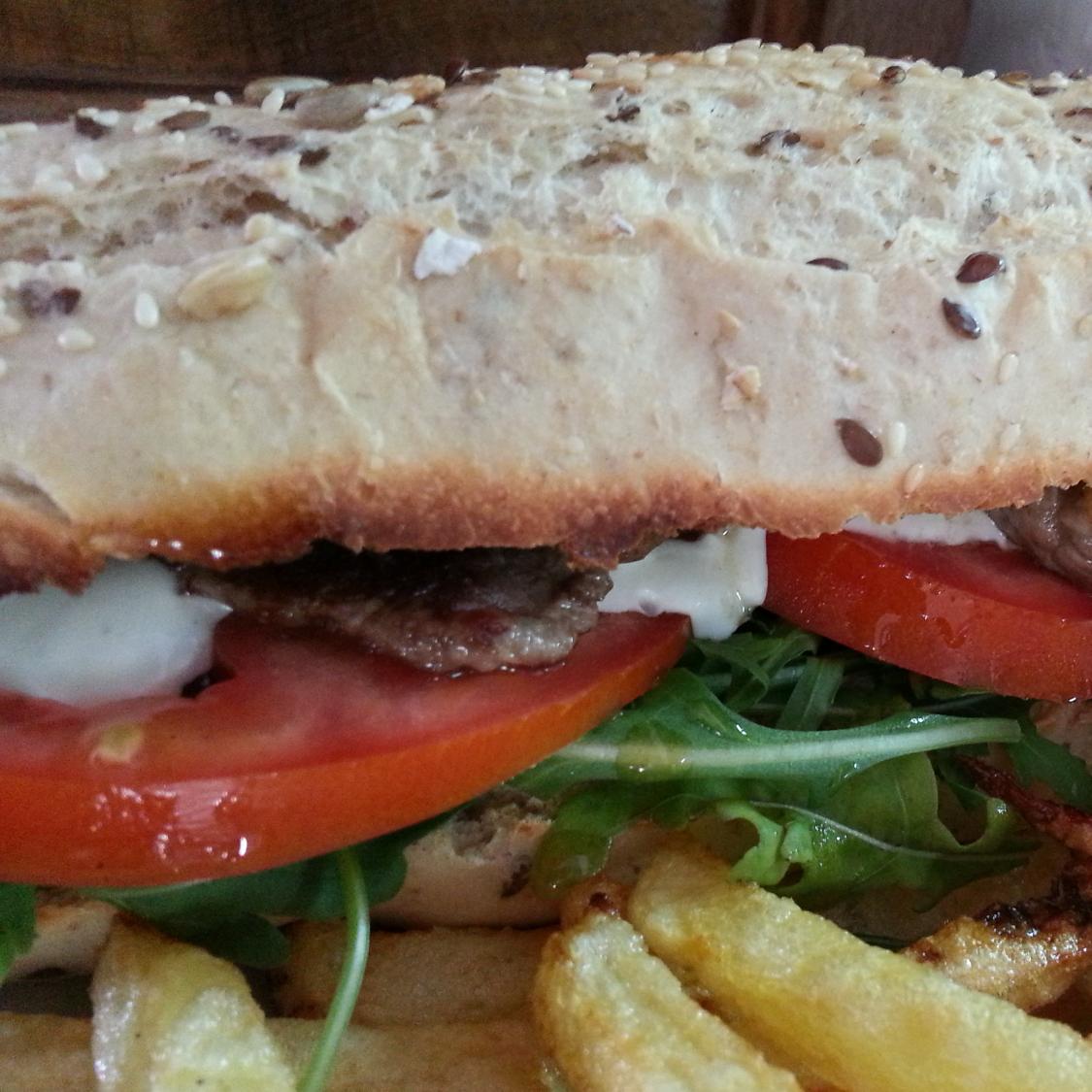 Ancladelcirilo's tweet photo. Que hoy no quieres pescado .... ¿que tal un bocadillo de ternera con pan de semillas? #unchiringuitodiferente http://t.co/OfjsKG34RX
