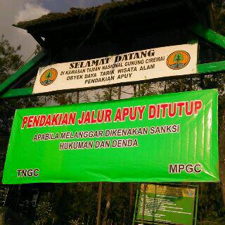 infopendaki's tweet photo. RT @Tym_Lhoedaya: Mt Ciremai #SaveCiremai http://t.co/wmWBrcFX6R