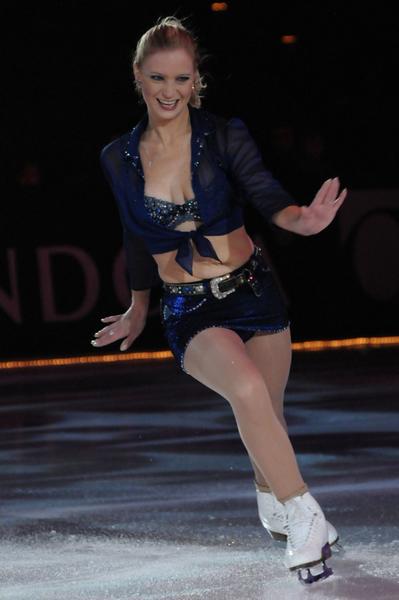 Happy birthday to U.S. champion Nicole Bobek! Former Figure skater and current circus performer! 