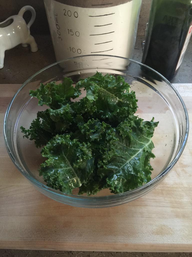 vegansgoraw's tweet image. Garlic Salted Organic Kale Chips
Recipe: vegansgoraw.com/garlic-salted-…
#Vegan #snacks