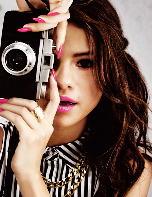 selena_bestpic's tweet photo. Pink lips #GoodForYouVMA http://t.co/YNiy1cmCg7