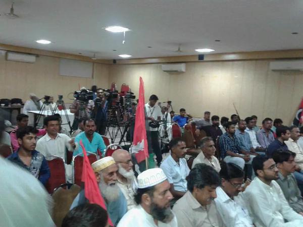 ShahzadShafi007's tweet image. لاہور۔ن لیگ کےسینکڑوں عہدار اور کارکنان پیپلزپارٹی میں شامل
پیپلزپاٹی اور اسکی لیڈرشپ پر بھرپور اعتماد کا اظہار
#PPP