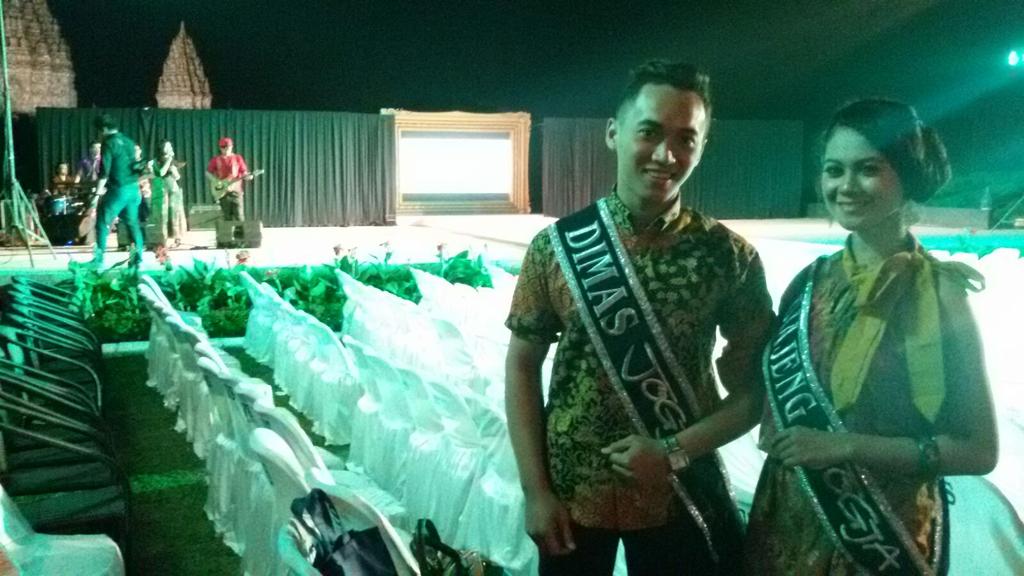 Selamat malam, Prakanca. Malam ini Dimas Diajeng Jogja menghadiri Sleman Fashion Festival d Prambanan.