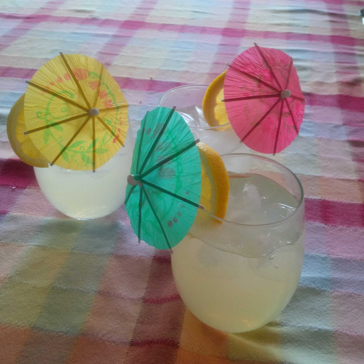 Starting my unprecedented 2 week vacation-fun cocktails with <a href="/RondiSilva/">Rondi Silva</a>. Yay!